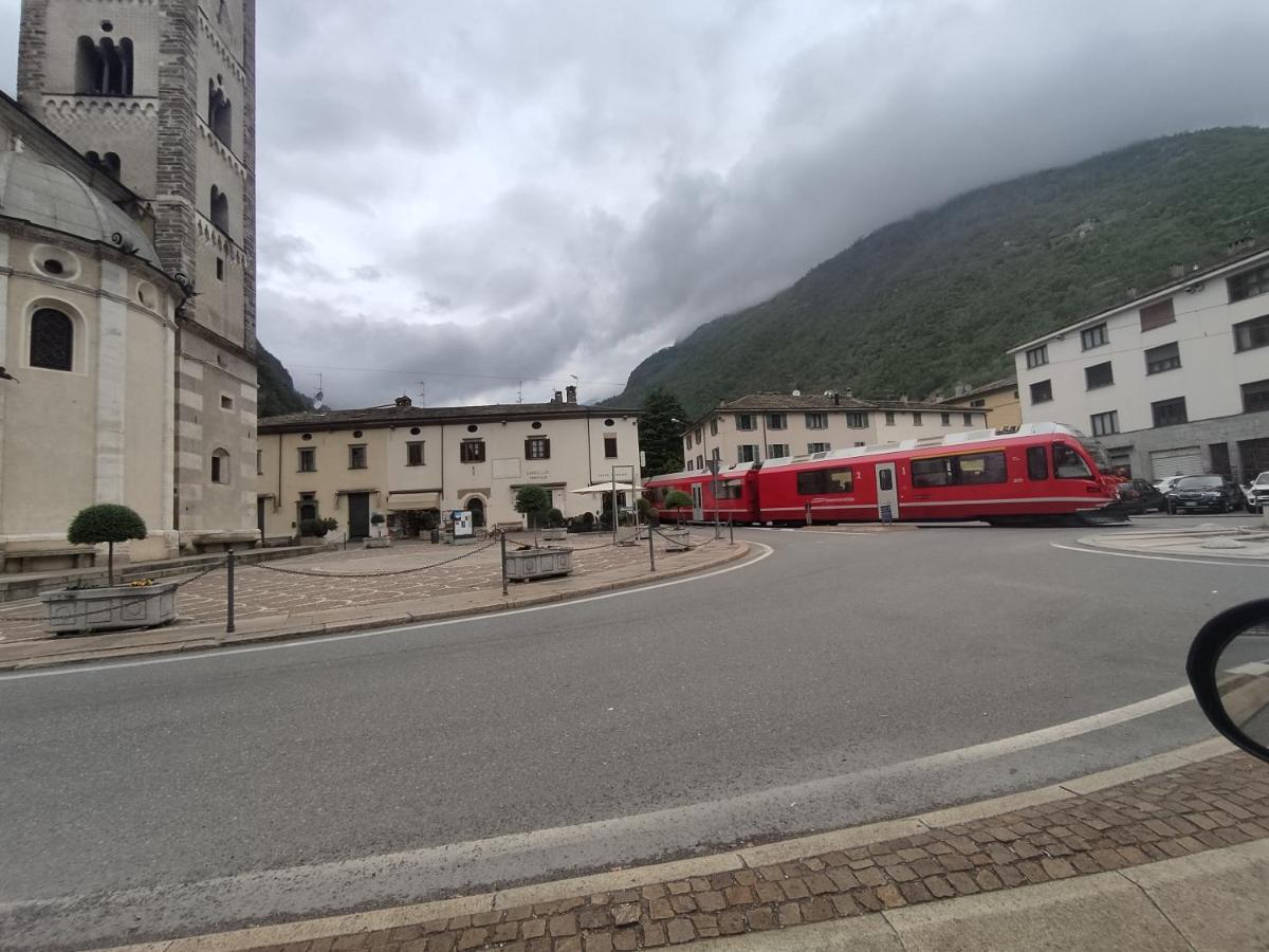 Tirano Express Luxury Apartments Екстериор снимка